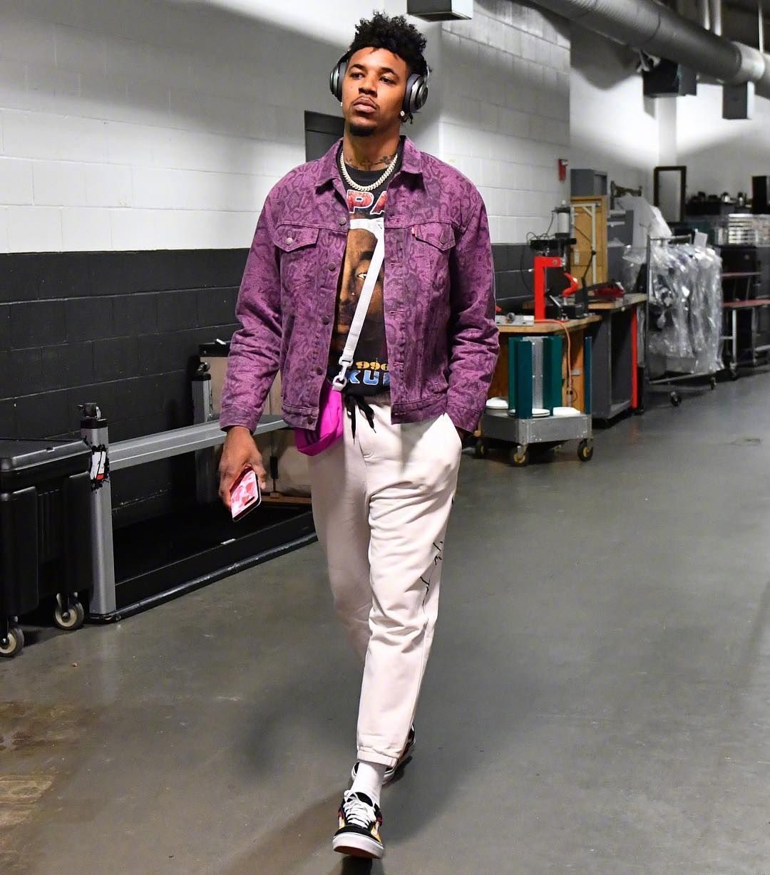 实行自动升 实行自动升